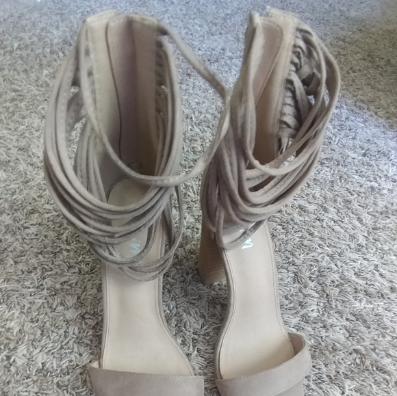 NWOB Block Sandal - Picture 2 of 4